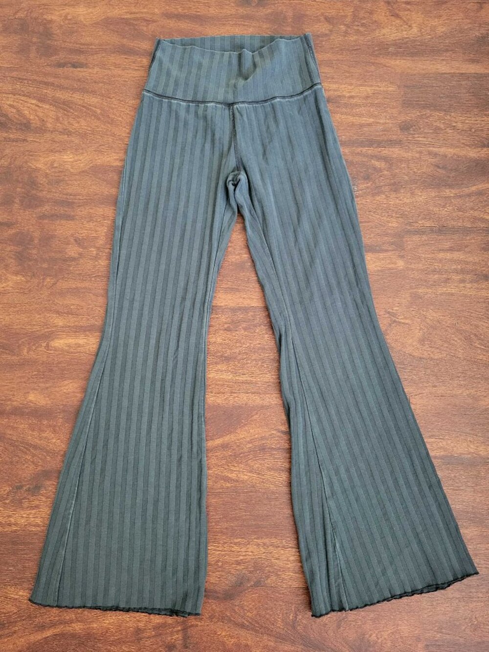 Aerie Offline Hi Rise Groove Flare Ribbed Charcoal Pants Athleisure M